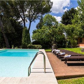 8 Bedroom Villa with Pool near Certaldo, Tuscany, Sleeps 14 - 15